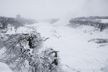 Nueva ola de frío congela EE.UU. y Canadá