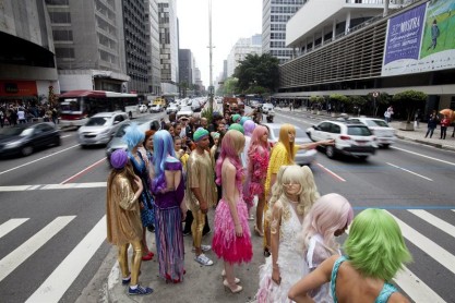 Muñecas manga invaden las calles de Brasil