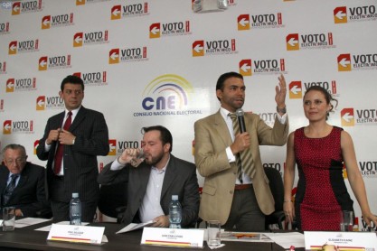 Azuay recibió más de 3.000 máquinas de voto electrónico