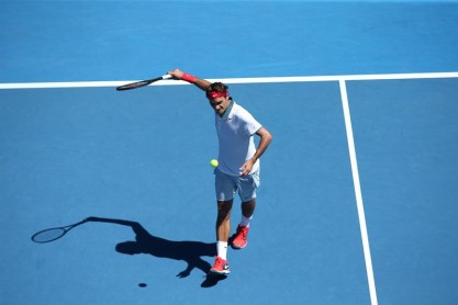 Roger Federer derrotó en tres sets al australiano Duckworth