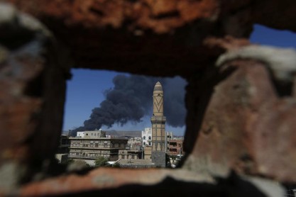 Los bombardeos siguen a pesar de la tregua en Yemen