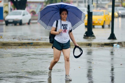 Lluvia sorprende a Guayaquil este viernes 21 de febrero
