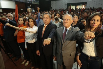 Izquierda Democrática entrega 300 mil firmas para calificar como partido