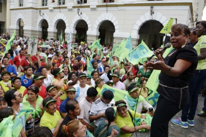 Así se dieron las marchas a favor y en contra del Gobierno en Quito y Guayaquil