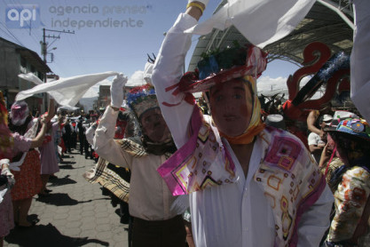 Alegre &#039;Diablada Pillareña&#039; da bienvenida a 2016