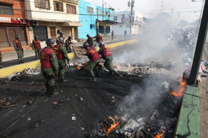 Protestas en Venezuela dejan un centenar de heridos