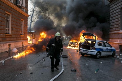 Bosnia vive una jornada de violentas protestas contra la pobreza y corrupción