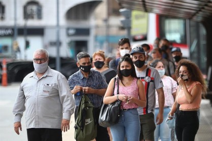Argentina vuelve a superar los 10.000 casos de covid-19 en un solo día