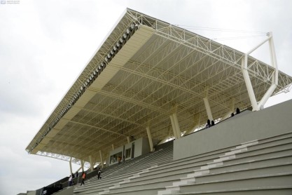 Se inauguró el estadio “Christian Benítez” en el parque Samanes
