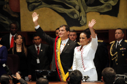 Oficialismo planteará la reelección del Presidente de la República