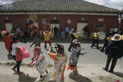 Alegre &#039;Diablada Pillareña&#039; da bienvenida a 2016