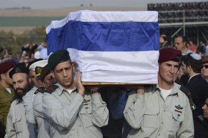 Despiden a Sharon con honores militares en su granja en Israel