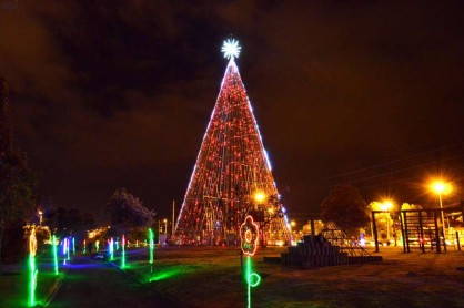 Se ilumina parque lineal de Cuenca