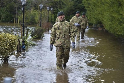 2 muertos en otra noche de temporal en el Reino Unido