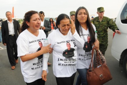 Arribo de restos de soldado Ilaquiche a Guayaquil