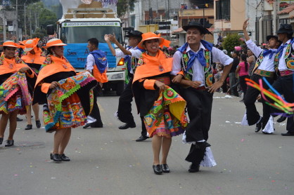 Gualaceo danza al son del &#039;Taita Carnaval&#039;