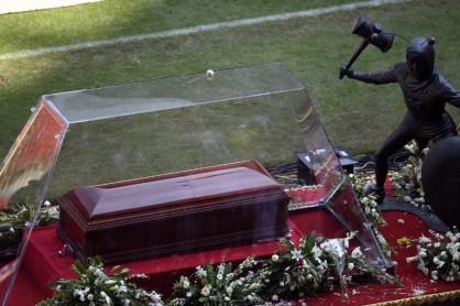 Así se vivió el funeral del gran 'Chespirito' en el estadio Azteca de México
