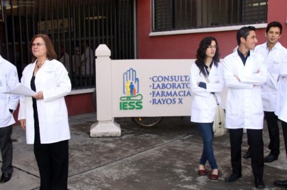 IESS reconoce falta de médicos en varios de sus hospitales