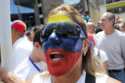 López se entrega a la Guardia Nacional Venezolana