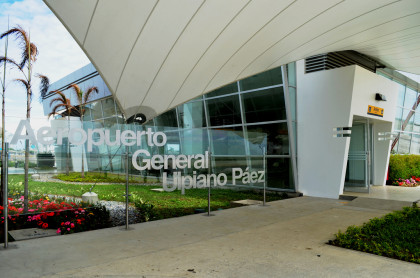 Se inauguró el aeropuerto Ulpiano Páez en Salinas