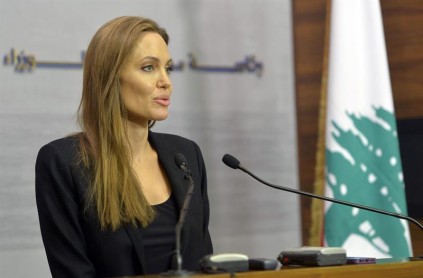 Angelina Jolie celebra cumbre mundial contra la violencia sexual