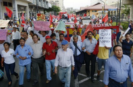 Así se dieron las marchas a favor y en contra del Gobierno en Quito y Guayaquil