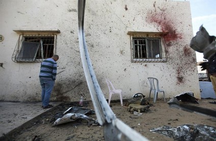 8 palestinos heridos en ataques aéreos israelíes en posiciones en Gaza