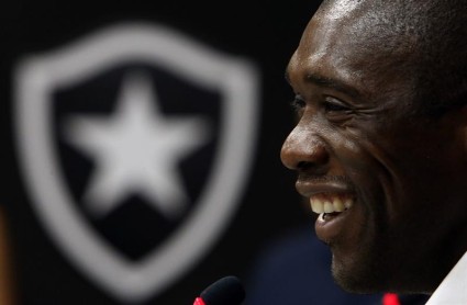 Clarence Seedorf anuncia su retiro como jugador de fútbol