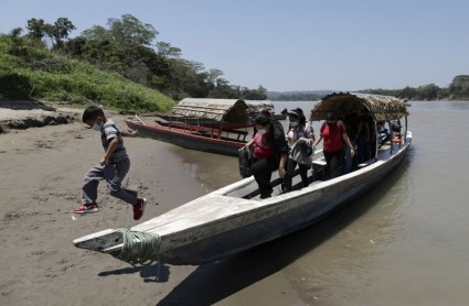 México: medidas no frenan cruce de migrantes en frontera sur