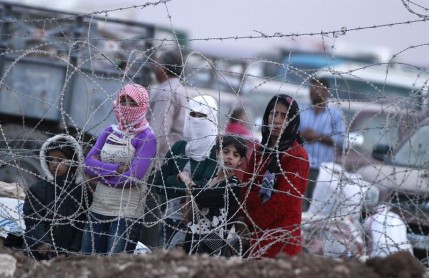 Kurdos de Turquía vigilan la frontera para evitar la llegada de Yhadistas
