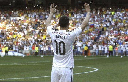 El mediocampista colombiano James Rodríguez ya pertenece al Real Madrid