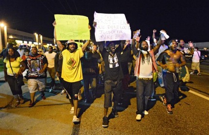 Continúan las protestas por la muerte del joven Michael Brown en Ferguson