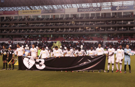 Clubes ecuatorianos honran a periodistas fallecidos