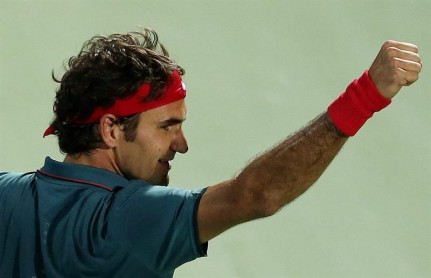 Federer vence a Djokovic y jugará la final de Dubai ante Berdych