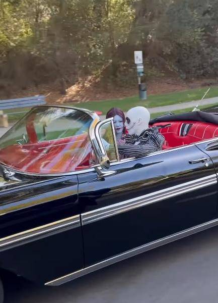 Kourtney Kardashian y Travis Barker en Hallowen.