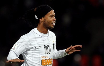 Raja Casablanca deja a Ronaldinho sin mundial