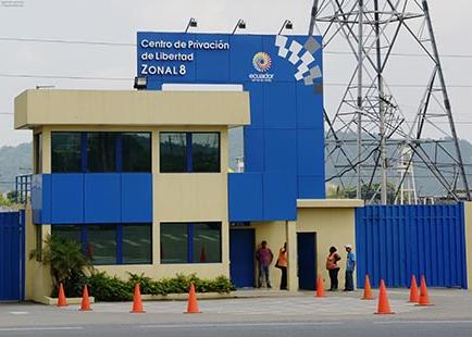 Armas encontradas en cárcel de Guayaquil podría ser de dotación militar