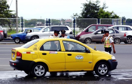 Nuevo plazo tendrán los conductores para instalar taxímetros