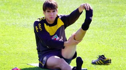 Kaká se perderá próximos partidos por lesión en el bíceps femoral