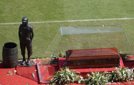 Así se vivió el funeral del gran 'Chespirito' en el estadio Azteca de México