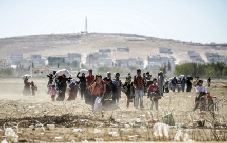 Una avalancha de sirios huyen a Turquía
