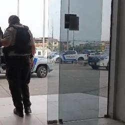 Imagen de un hombre detenido por el intento de femicidio de su expareja, en el norte de Guayaquil.