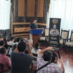 Uno de los casos más recordados ocurrió el Día del Padre del 2023, en la Vía a la Costa. Un vehículo perdió el control e impactó a Bosquito, de 72 años, y a sus nietos Bosco y Andrés, de 17 y 15 años, quienes fallecieron en el sitio.