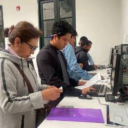 Usuarios con las facturas del agua potable, en Quito.