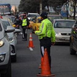 Foto referencial a tráfico en Quito.