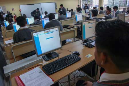Más de 200 mil estudiantes rinden examen Ser Bachiller