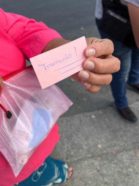 Dos mujeres que recibieron atención médica en el hospital Monte Sinaí comentaron la falta de medicamentos.