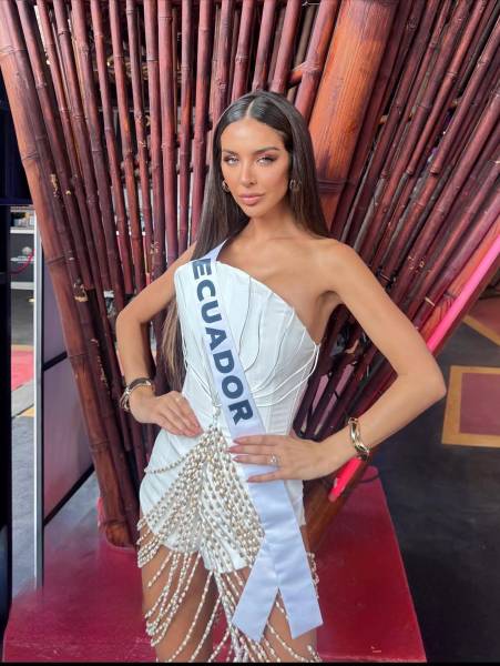 Nadia Mejía sorprende en Miss Universo con un traje hecho de conchas de Esmeraldas.