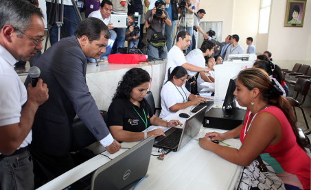 Correa cumplió actividades en Guayaquil antes de su licencia por campaña