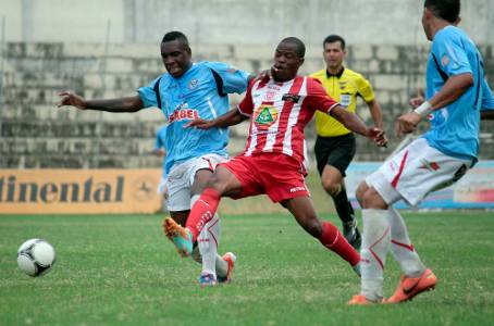 Manta vence por un gol a Técnico Universitario en el estadio Jocay